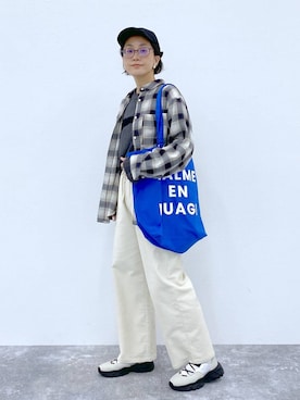 「アイテム（ピアス（両耳用））」を使った、えまこさん（レディース・159cm）の秋コーディネート