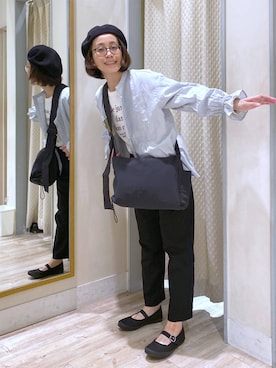 「アイテム（ビジネスシャツ）」を使った、えまこさん（レディース・159cm）の春コーディネート