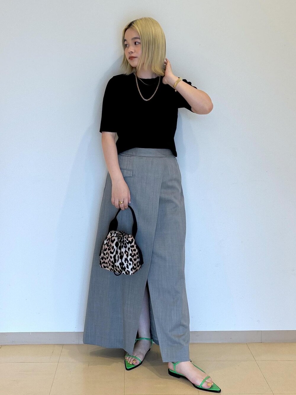 「GANNI、レオパード、ADAM ET ROPÉ、FEMME、SDGs、サステナブル、骨格ストレート、ブルべ、UV、UVケア、接触冷感、スカート、サンダル、アニマル柄」｜「ADAM ET ROPE'のナローフラットサンダル（サンダル、グリーン系）」を使った、e.c.8123さん（レディース・159cm）の夏コーディネートの1枚目の写真