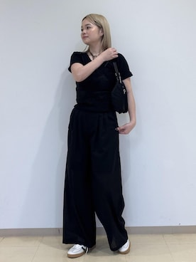 「ADAM ET ROPE'（アダムエロペ）のミニボディーバッグ/撥水（ボディバッグ/ウエストポーチ、ブラック系）」を使った、e.c.8123さん（レディース）の春コーディネート