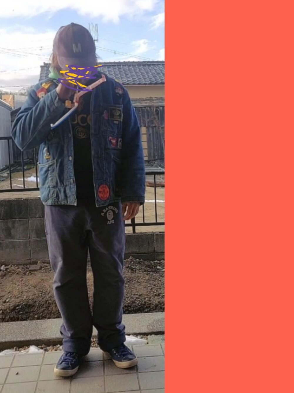 「スニーカー、オールスター、ジョジョの奇妙な冒険、ハリウッドランチマーケット、エイプ、A BATHING APE、ラッセルアスレチック、カーバーオール、デニムジャケット、スエット三昧、丈長すぎ、ロールアップ、吹き戻しダイエット、パンダ大好き、ワッペン」｜「HOLLYWOOD RANCH MARKETのアイテム（キャップ、ブルー系）」を使った、Neggyさん（メンズ・165cm）の冬コーディネートの1枚目の写真