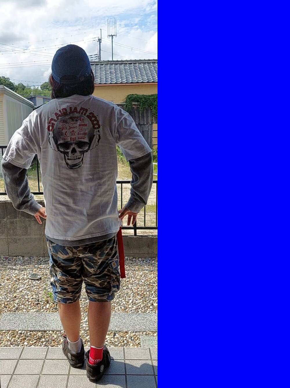 「AIRJAM、AIRJAM2000、夏だ！Tシャツ着よう！、フェススタイル、カーゴパンツ、ハーフパンツ、キャップ、左右非対称、SOBUT、バンドT」｜「Championのアイテム（キャップ、ブルー系）」を使った、Neggyさん（メンズ・165cm）の夏コーディネートの1枚目の写真