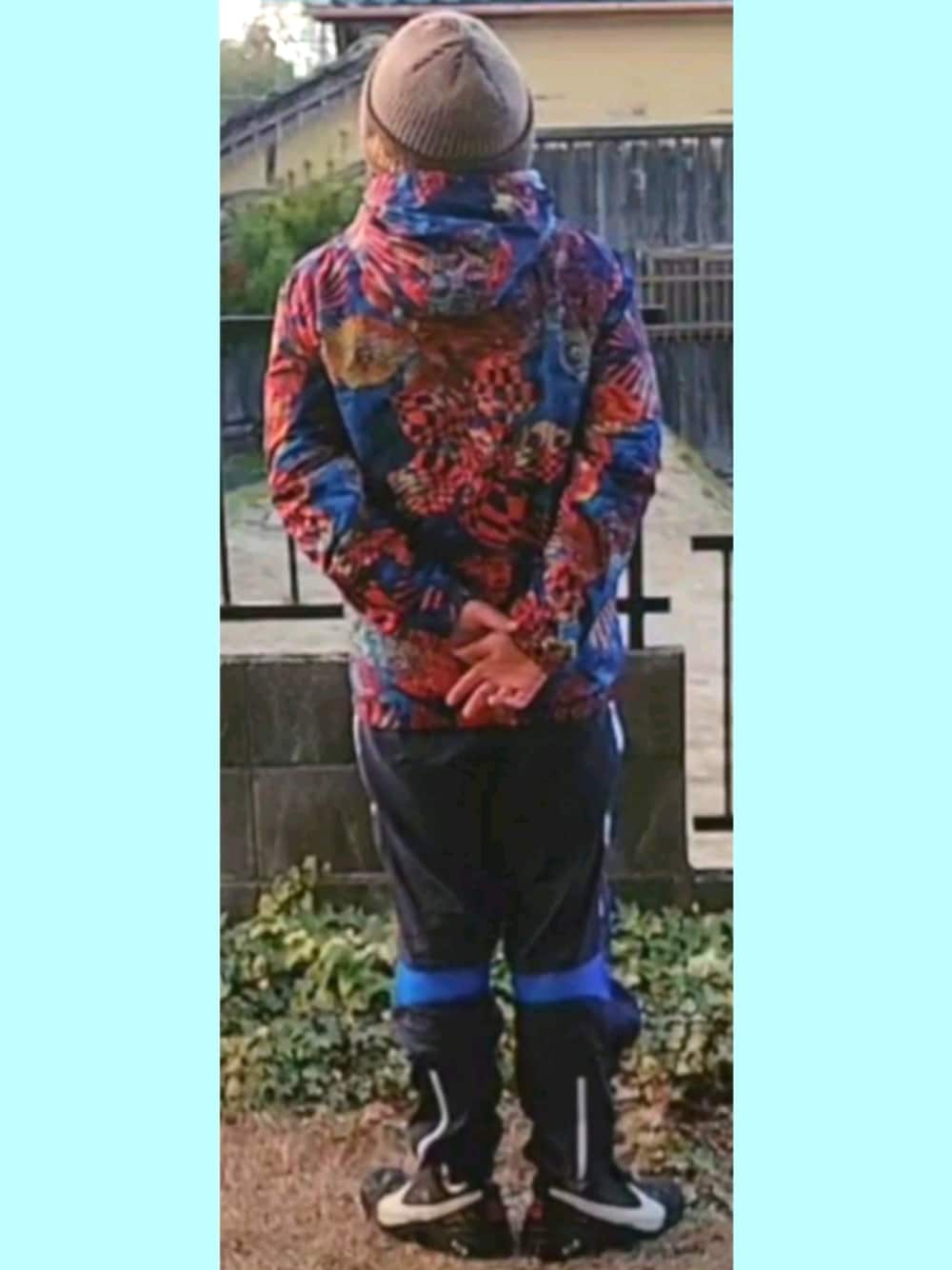 「NIKE、NIKEエアグラッジ、VOLCOM、PUMA、450、シャカシャカ、スポーツミックス、さむい、おててがちんちんする、90s、冬のコーデ、低身長コーデ、ニット、ストリート、古着コーデ」｜「450のアイテム（ニットキャップ/ビーニー、ブラウン系）」を使った、Neggyさん（メンズ・165cm）の冬コーディネートの1枚目の写真