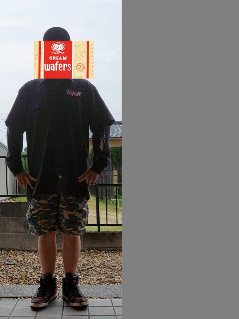 「真夏のアクティブスタイル、夏だ！Tシャツ着よう！、ビッグシルエット、キャップ、メッシュキャップ、slipknot、デイッキーズ、ワークシャツ、カーゴパンツ、カーゴショーツ、90s、バンドT、マーチ、重ね着、ロンT」｜「Hurley のアイテム（キャップ、レッド系）」を使った、Neggyさん（メンズ・165cm）の夏コーディネートの1枚目の写真