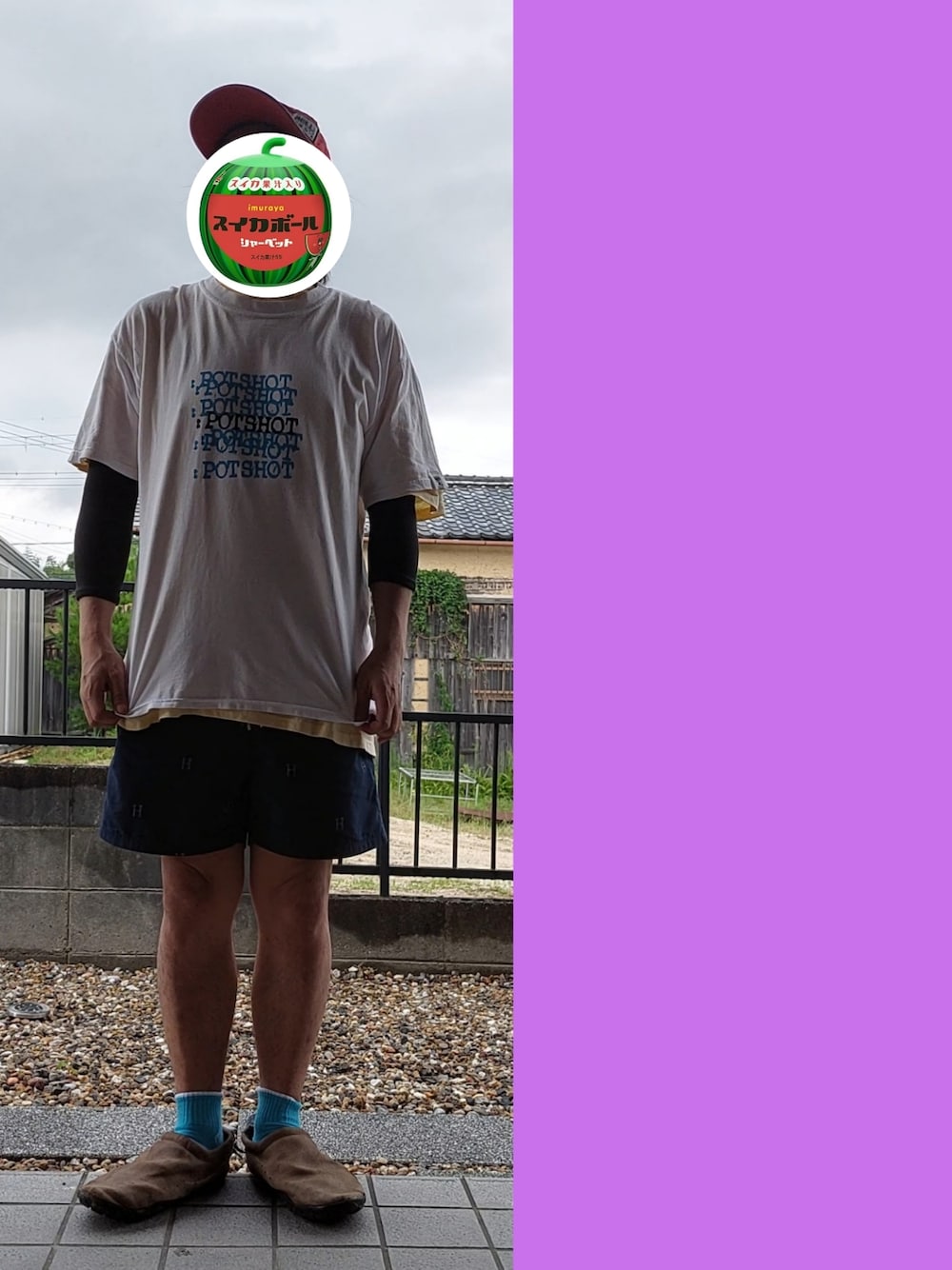 ホワイト系のTシャツ/カットソー、イエロー系のTシャツ/カットソー、ブルー系のその他パンツを着用したメンズの夏コーディネートの1枚目の写真