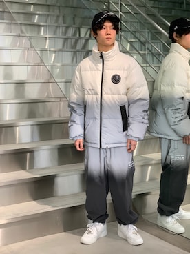 「AAPE BY A BATHING APE（エーエイプバイアベイシングエイプ）のアイテム（パンツ）」を使った、南出 涼太さん（メンズ・170cm）の秋コーディネート