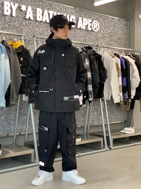 「AAPE BY A BATHING APE（エーエイプバイアベイシングエイプ）のアイテム（パンツ）」を使った、南出 涼太さん（メンズ・170cm）の冬コーディネート