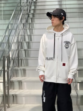 「AAPE BY A BATHING APE（エーエイプバイアベイシングエイプ）のアイテム（パンツ）」を使った、南出 涼太さん（メンズ・170cm）の冬コーディネート