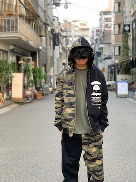 「AAPE BY A BATHING APE（エーエイプバイアベイシングエイプ）のアイテム（パンツ）」を使った、南出 涼太さん（メンズ・170cm）の秋コーディネート
