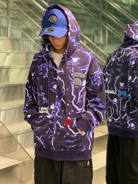 「AAPE BY A BATHING APE（エーエイプバイアベイシングエイプ）のアイテム（パンツ）」を使った、南出 涼太さん（メンズ・170cm）の冬コーディネート