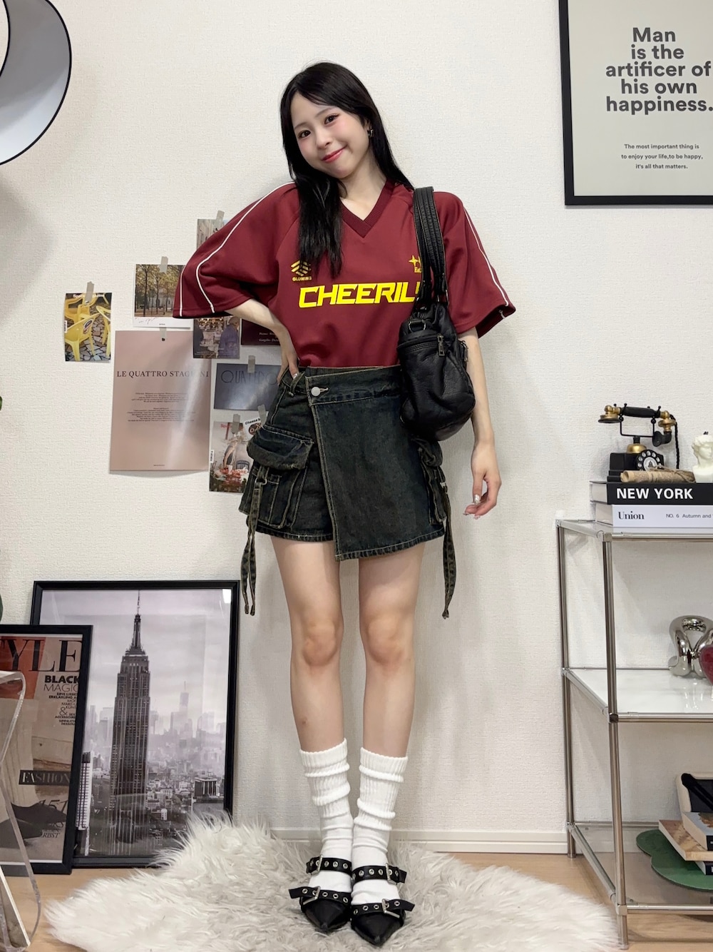 「春めき満開コーデ、ショルダーバッグ、スポーツミックス、春コーデ、デニム、デニムスカート、ミュール、サンダル、春色、韓国ファッション、休日スタイル、デートコーデ、ショートパンツ、お出かけコーデ、ゲームシャツ」｜「SPIRALGIRLのレースドッキングゲーミングTシャツ（Tシャツ/カットソー、レッド系）」を使った、りなてぃさん（骨格ストレート・レディース・150cm）の春コーディネートの1枚目の写真
