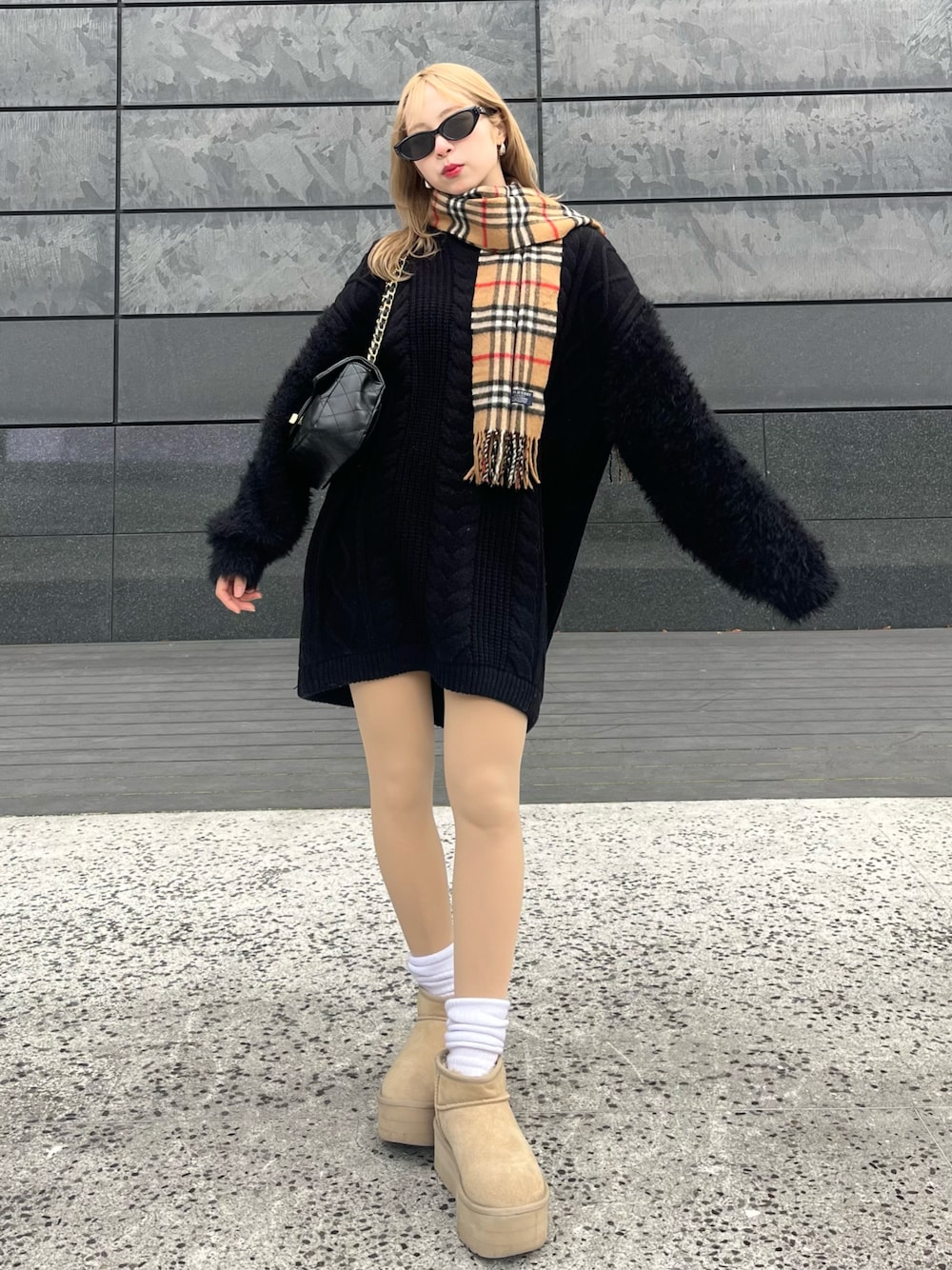 BURBERRY マフラー 親子コーデ カップルコーデ BURBERRY マフラー 親子コーデ カップルコーデ 1703538325.jpg