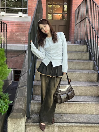 「Mardi Mercredi(マルディメクルディ)のHAIR BAND LOGO EMBELLISHMENT VELVET / ヘアバンド ロゴ エンベリッシュメント ベルベット(ヘアバンド)」を使った、りなてぃさん(レディース・150cm)の秋コーディネート