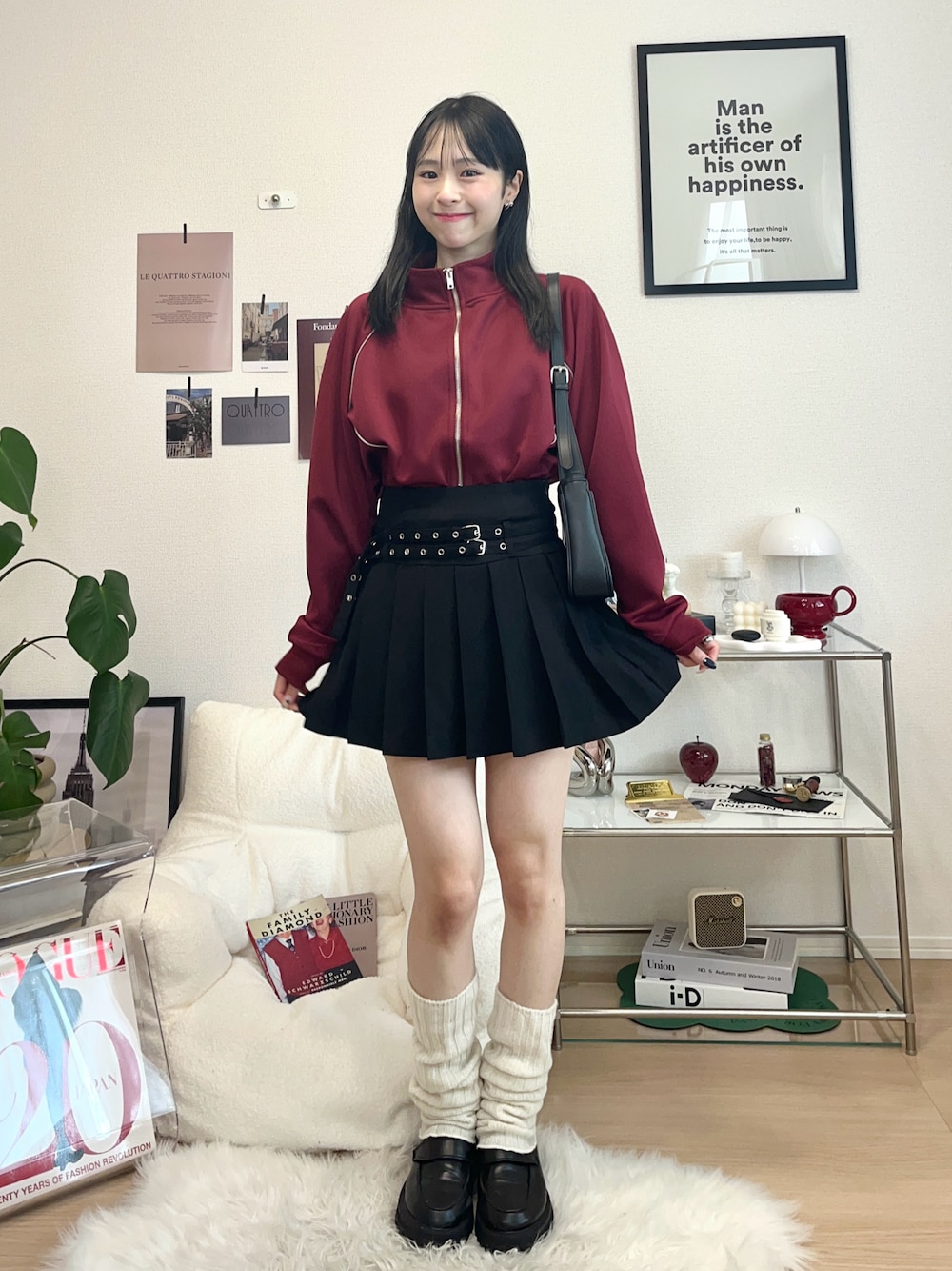 「秋服準備はじめました、お出かけコーデ、秋服コーデ、トラックジャケット、ジャケット、スポーツミックス、ミニスカート、ローファー、厚底シューズ、ショルダーバッグ、韓国ファッション、デートコーデ、赤、レッグウォーマー、秋服」｜「FOREVER 21の【2024FW】ポイントライントラックジャケット（ブルゾン、レッド系）」を使った、りなてぃさん（骨格ストレート・レディース・150cm）の夏コーディネートの1枚目の写真