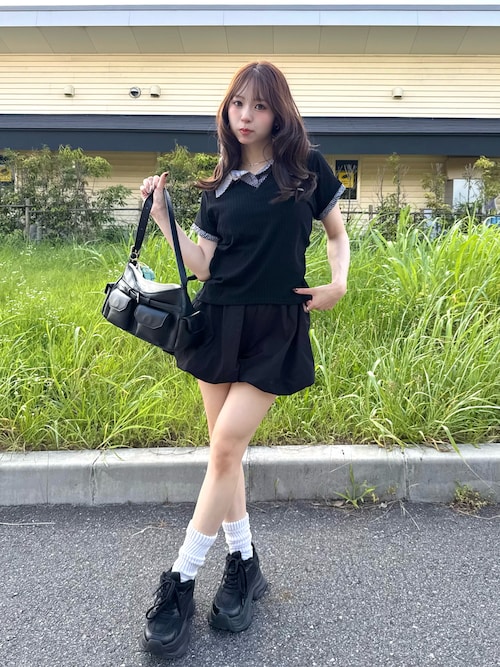 「RAY CASSIN(レイカズン)の胸刺繍襟付きVネックコンパクトTシャツ/レイヤード(Tシャツ/カットソー)」を使った、りなてぃさん(レディース・150cm)の夏コーディネート