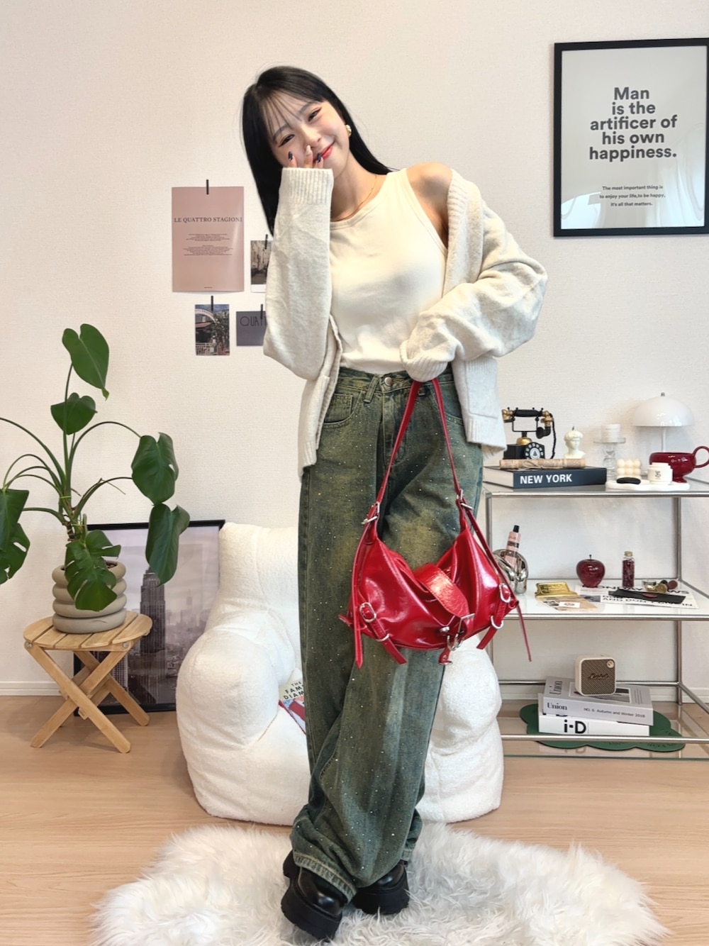 「秋服準備はじめました、デニム、デニムパンツ、カーディガン、タンクトップ、お出かけコーデ、デートコーデ、韓国ファッション、ショルダーバッグ、休日スタイル、赤、ブーツ、厚底シューズ、きれいめカジュアル、カジュアル」｜「UNIQLOのアイテム（タンクトップ、ホワイト系）」を使った、りなてぃさん（骨格ストレート・レディース・150cm）の夏コーディネートの1枚目の写真