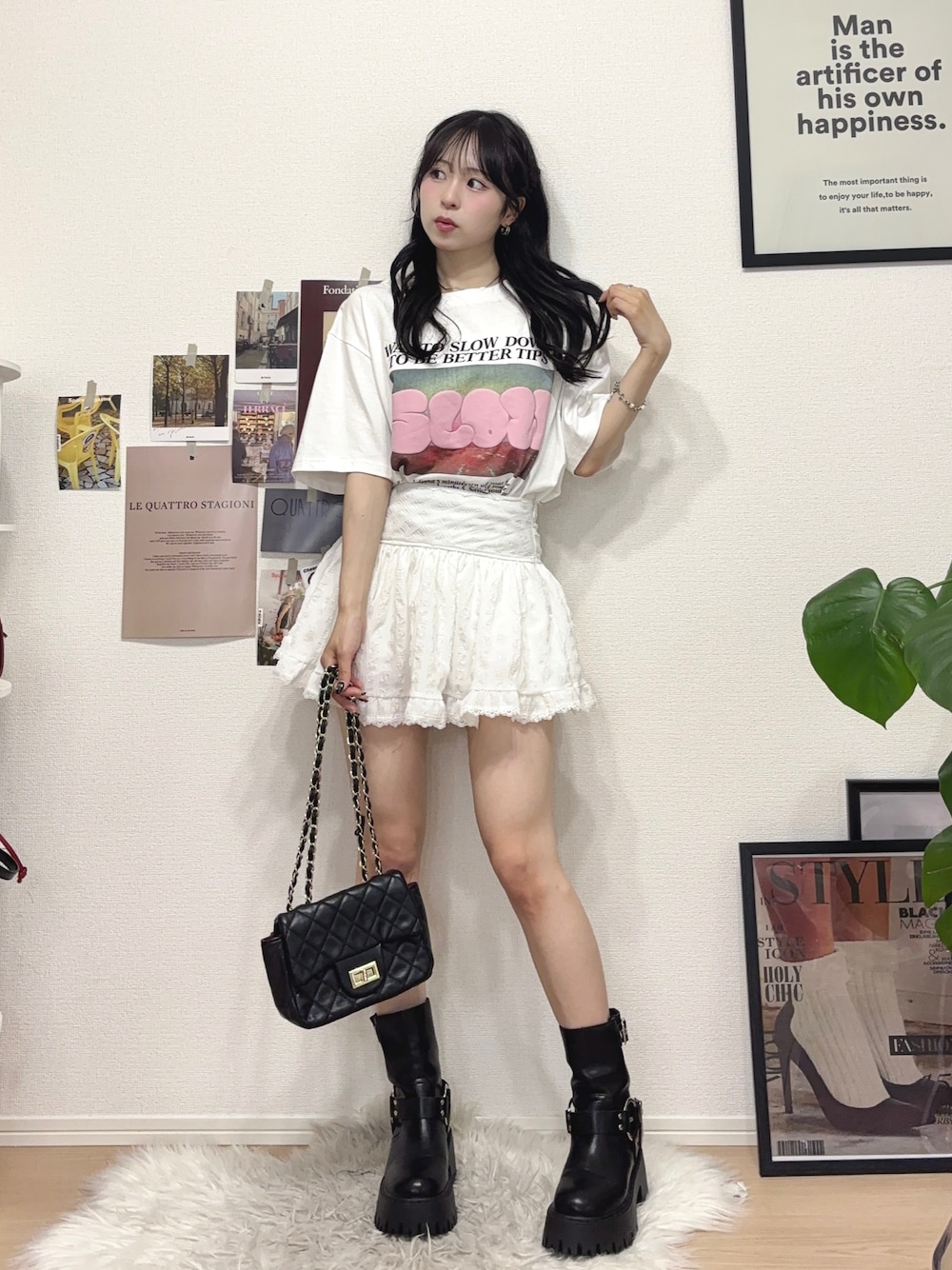 「低身長コーデ、Tシャツ、ロゴT、白Tシャツ、ミニスカート、プチプラ、夏コーデ、ホワイトコーデ、デートコーデ、お出かけコーデ、雨の日コーデ、ショルダーバッグ、韓国ファッション、休日スタイル、ピンク」｜「SLYの【WEB限定再入荷】PUFFER LOGO T/SH パッファ― ロゴ Tシャツ（Tシャツ/カットソー、ホワイト系）」を使った、りなてぃさん（骨格ストレート・レディース・150cm）の夏コーディネートの1枚目の写真