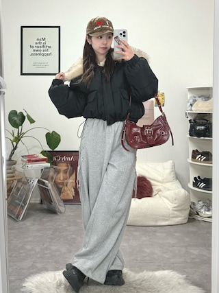 「wakemake(ウェイクメイク)のソフトブラーリングアイパレット(アイシャドウ)」を使った、りなてぃさん(レディース・150cm)の冬コーディネート