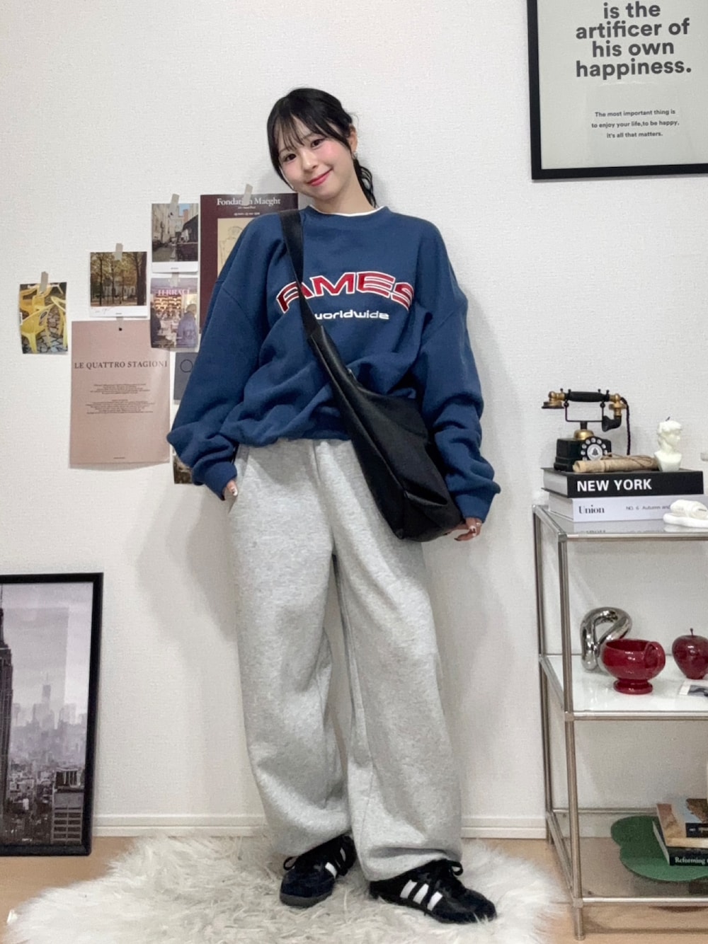 「春めき満開コーデ、スポーツミックス、春コーデ、プチプラ、スニーカー、adidas、ショルダーバッグ、スウェット、スウェットパンツ、大人カジュアル、春色、韓国ファッション、お出かけコーデ、休日スタイル、低身長」｜「AMESWORLDWIDEのA'GEM/9 × .kom 『AMESWORLDWIDE/アメスワールドワイド』LAYERED NECK SWEATSHIRT /レイヤードネックスウェット（スウェット、ブルー系）」を使った、りなてぃさん（骨格ストレート・レディース・150cm）の春コーディネートの1枚目の写真