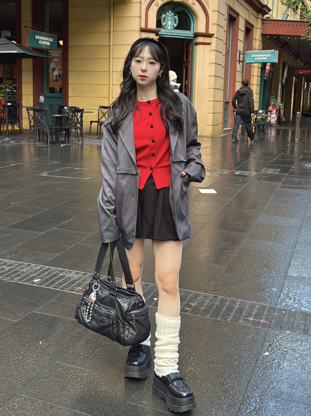 「秋服準備はじめました、秋コーデ、秋服、ジャケット、カーディガン、バルーンスカート、バルーンパンツ、ローファー、厚底シューズ、プチプラ、お出かけコーデ、赤、休日スタイル、キレイめ、低身長コーデ」｜「Amly Cityのアイテム（カーディガン/ボレロ、レッド系）」を使った、りなてぃさん（骨格ストレート・レディース・150cm）の秋コーディネートの1枚目の写真