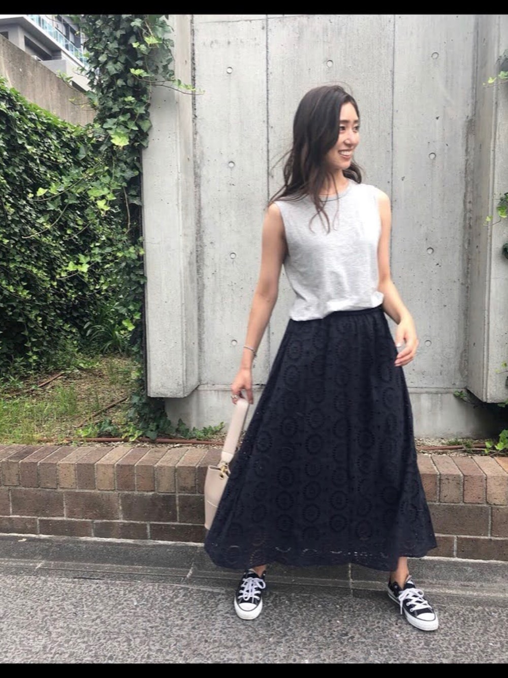 「大人カジュアル、カジュアルコーデ、オトナ女子、シンプル」｜「Ungridのアイテム（Tシャツ/カットソー、グレー系）」を使った、sutchiiさん（レディース・166cm）の秋コーディネートの1枚目の写真
