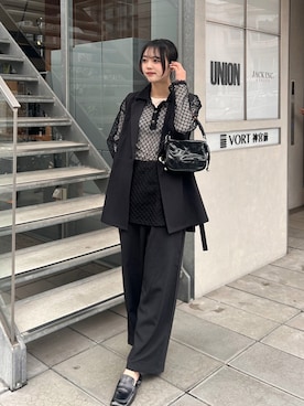 「Maison Calme（メゾンカルム）の【26春夏新作】ドロストデザイン　ストレートワイドスラックスイージーパンツ（その他パンツ、ブラック系）」を使った、みさみさ☺︎さん（レディース・160cm）の冬コーディネート