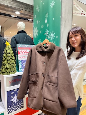 「URBAN RESEARCH」｜「アイテム（ムートンコート）」を使った、イケダさん（レディース・166cm）の冬コーディネート