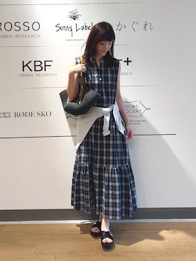 「URBAN RESEARCH（アーバンリサーチ）のサッカーチェックワンピース（ワンピース、ブルー系）」を使った、イケダさん（レディース・166cm）の夏コーディネート