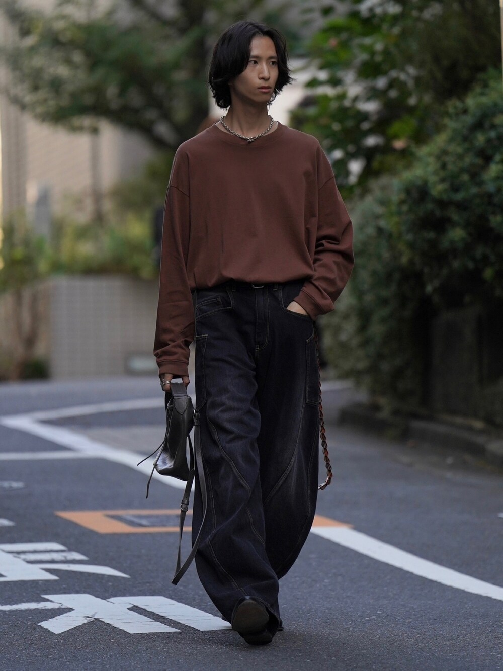 KHOKI / コッキ】Draped denim pantsを使った人気ファッション