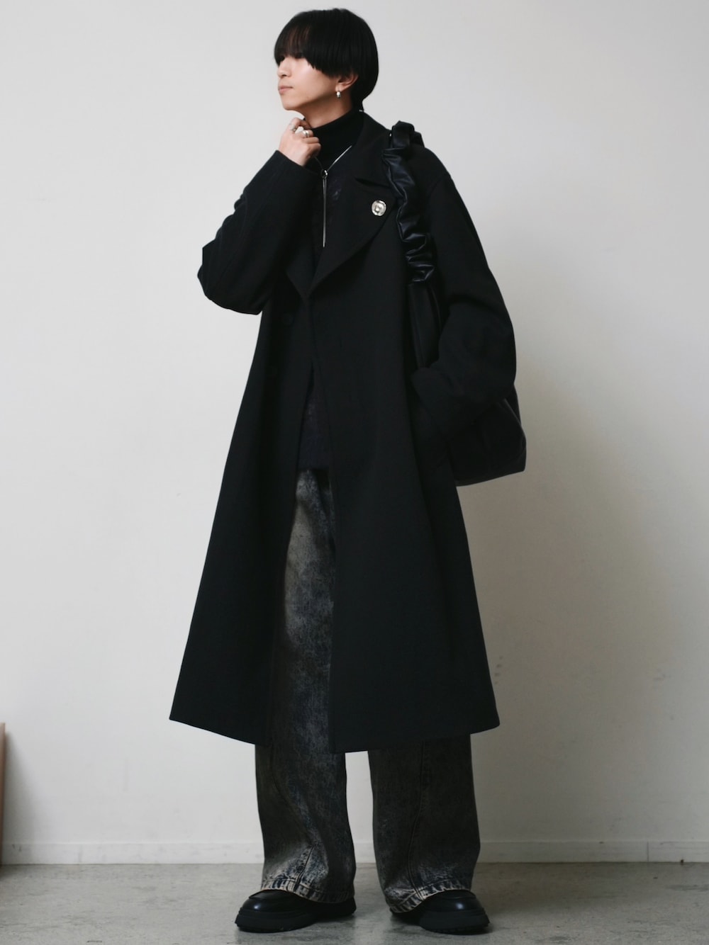 SMOOTH HERRINGBONE MAXI OVER COATを使った人気ファッション