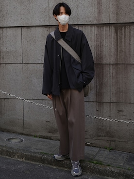 「デカバッグ」｜「アイテム（ジャケット/アウター）」を使った、しーさん（メンズ・177cm）の春コーディネート