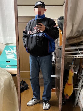 「レーシングジャケット」｜「アイテム（デニムパンツ）」を使った、アスパラガスさん（メンズ・170cm）の冬コーディネート