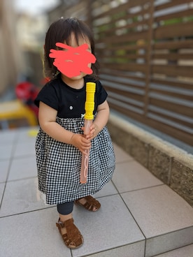 「petit main（プティマイン）のアイテム（ワンピース）」を使った、ちえさん（キッズ・80cm）の春コーディネート