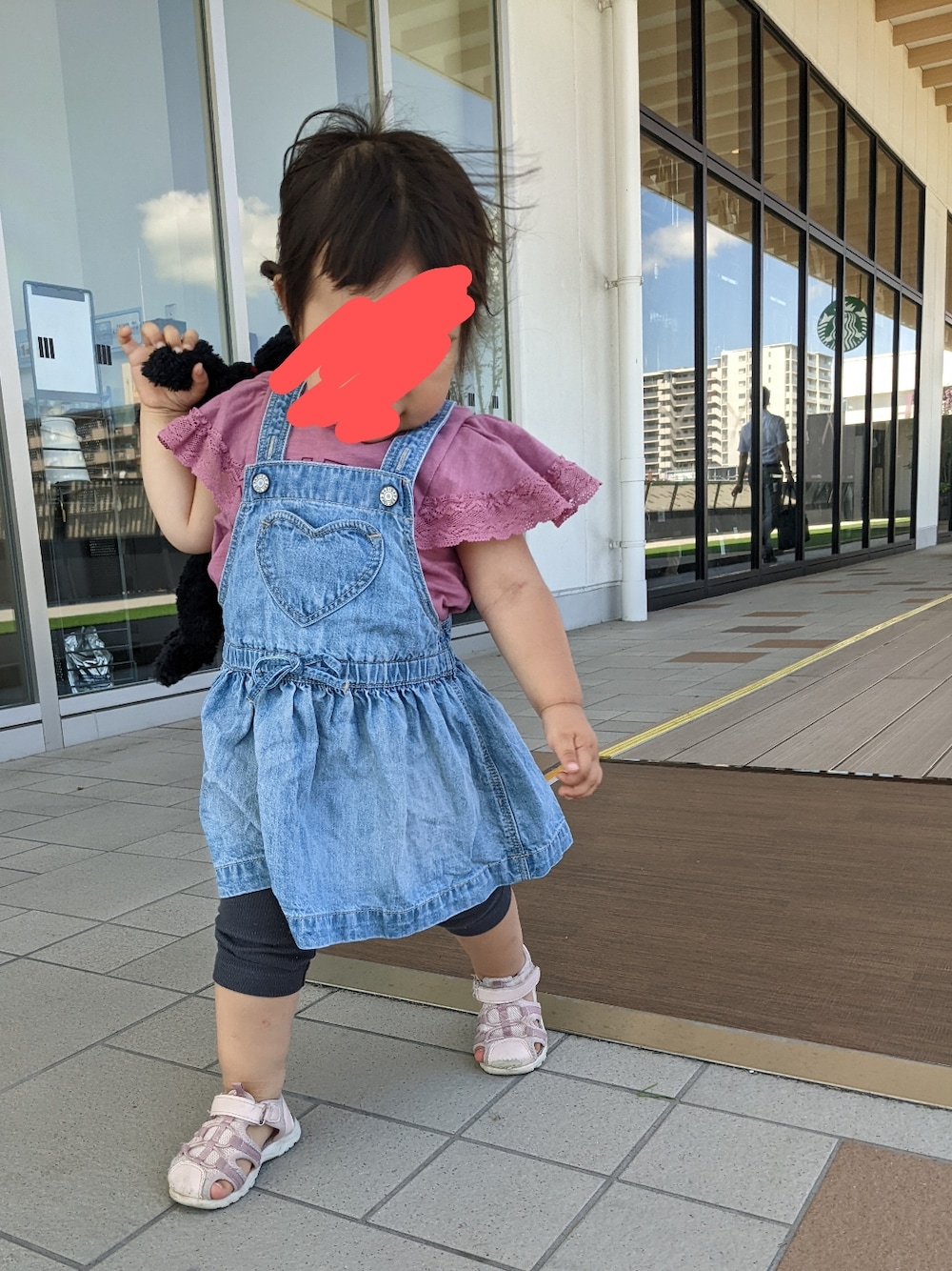 GAP（ギャップ）の「ハート デニムサロペットスカートオール (ベビー