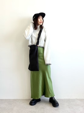 「ナロースカート」｜「アイテム（キャップ）」を使った、Miku Sugimotoさん（レディース・158cm）の秋コーディネート