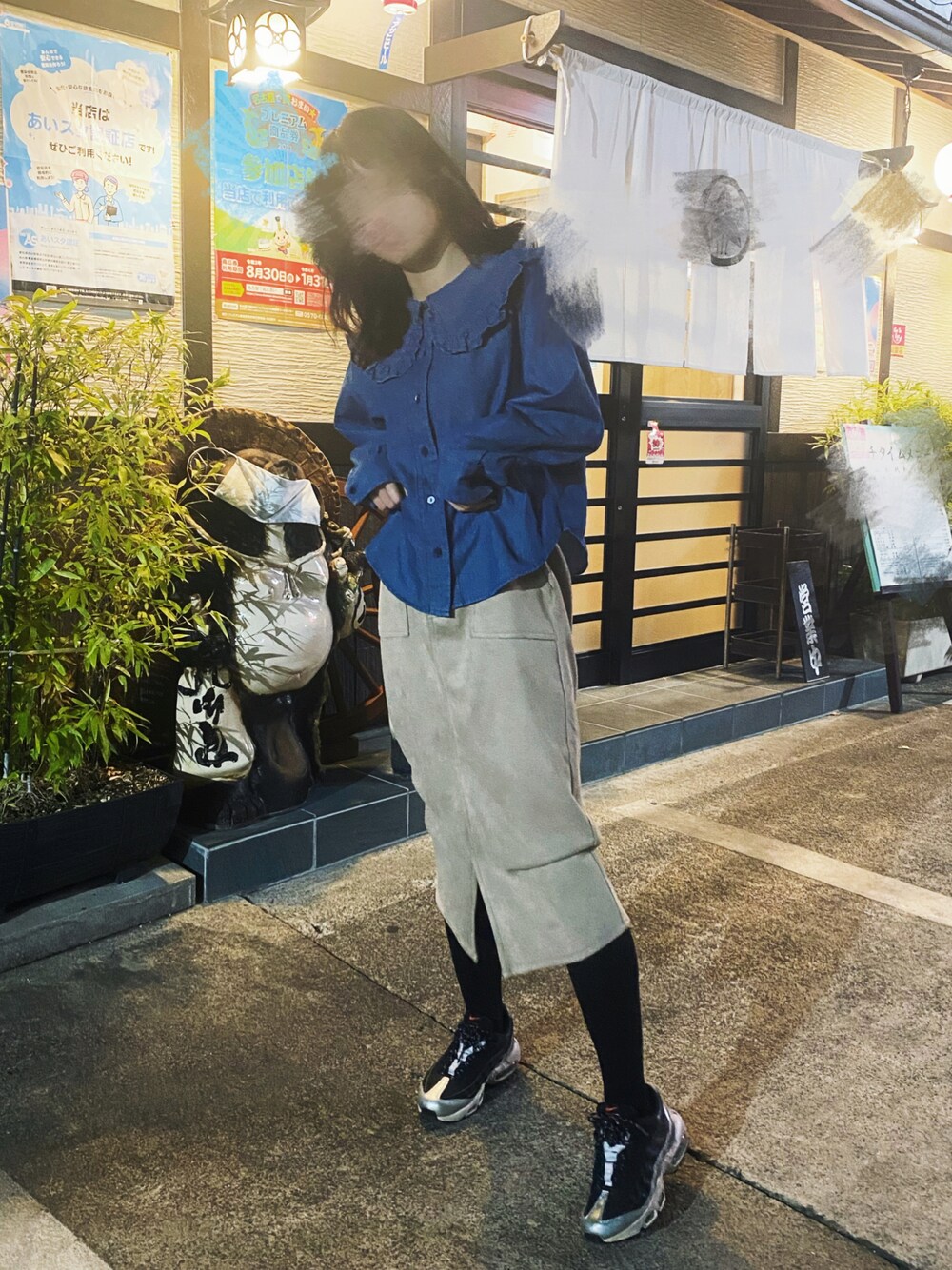 「seesbeesのアイテム（シャツ/ブラウス、ブルー系）」を使った、ピヨ豆さん（レディース・158cm）の秋コーディネートの1枚目の写真