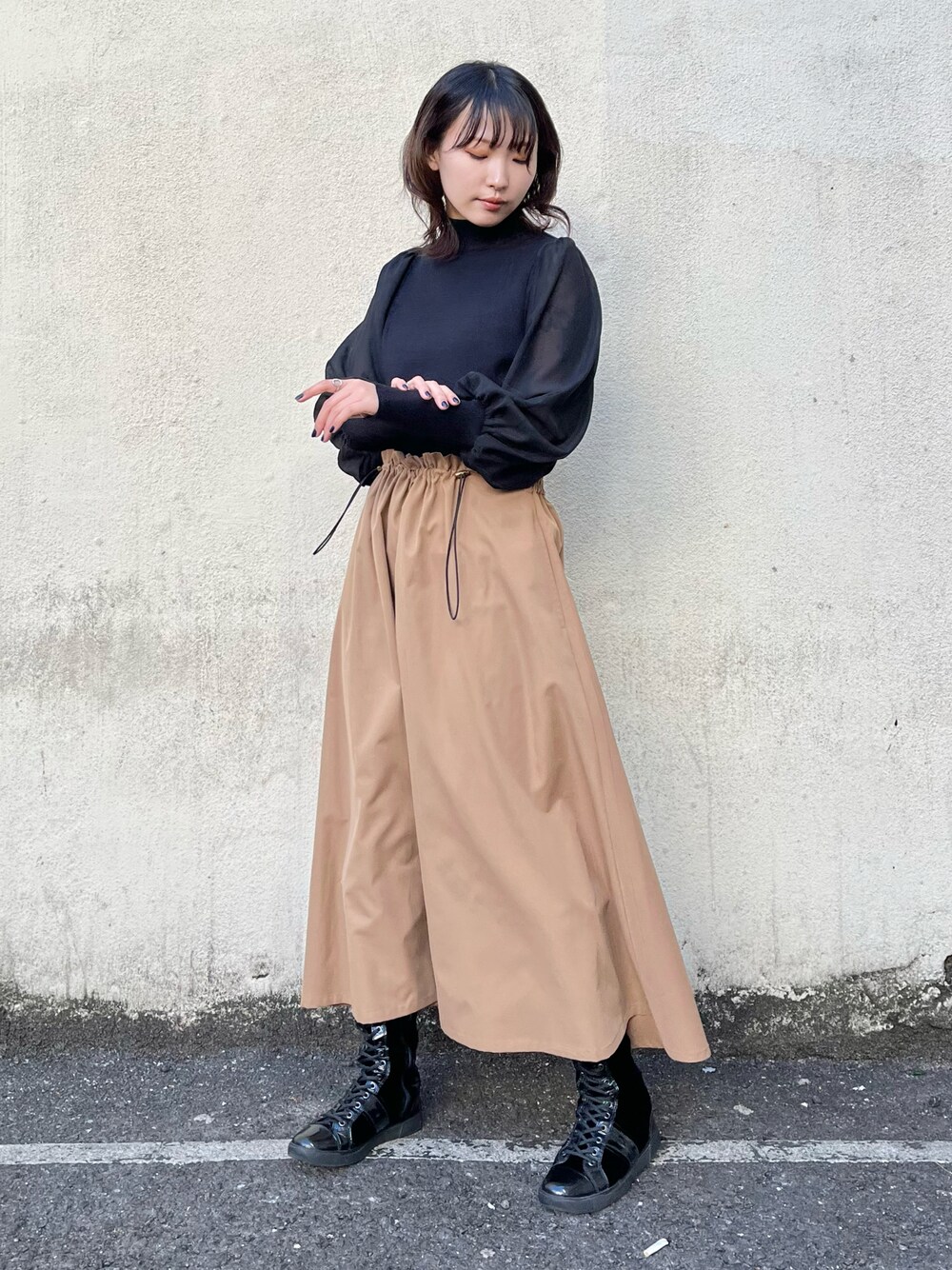 PRADAのブーツを使った人気ファッションコーディネート
