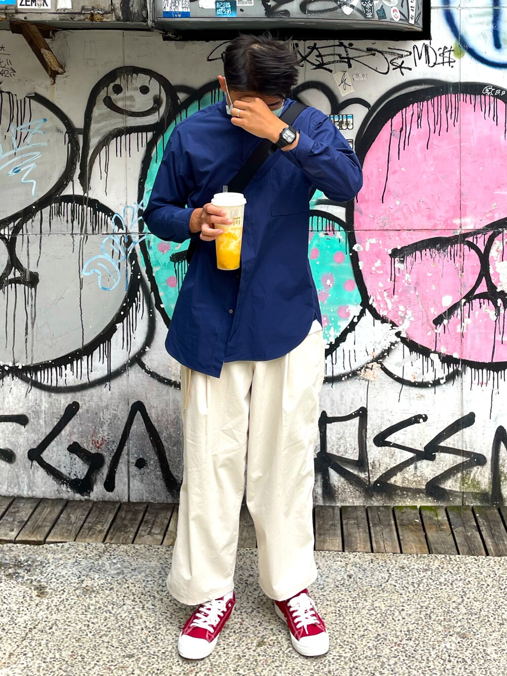 「UNIQLO、UNIQLO+J、MUJI、街頭穿搭、blue」｜「UNIQLOのアイテム（シャツ/ブラウス、ブルー系）」を使った、po.iruiiiiさん（メンズ・174cm）の秋コーディネートの1枚目の写真