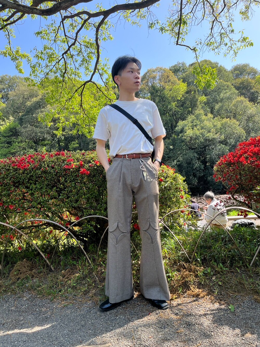 「ブーツ、スラックス、白Tシャツ、春コーデ、いいね、save、フォローお願いします🤑、ootd、夏コーデ、きれいめカジュアル、メンズファッション、シンプル、おしゃれさんと繋がりたい」｜「EMMA CLOTHESのハイソールスクエアトゥバックジップヒールブーツ EMMA CLOTHES 2024SS（ブーツ、ブラック系）」を使った、りゅうきさん（骨格ウェーブ・メンズ・170cm）の春コーディネートの1枚目の写真