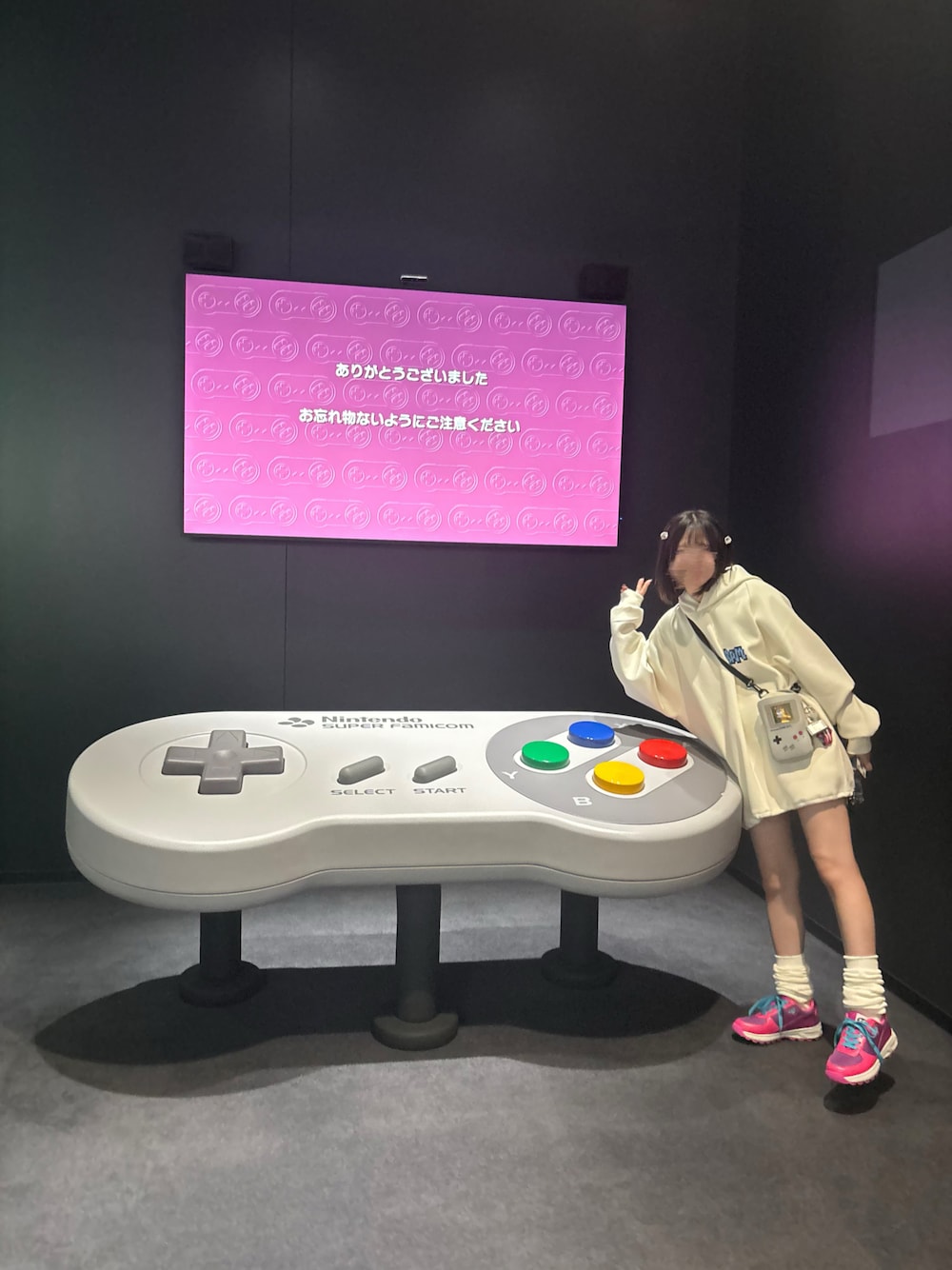 「BPMのアイテム（パーカー、ホワイト系）」を使った、𝕽さん（レディース・164cm）の冬コーディネートの1枚目の写真