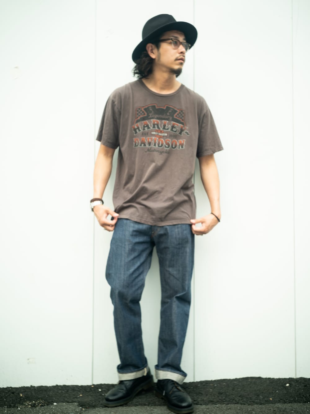 「ラフ、Tシャツ/カットソー、ロゴT、デニム、古着MIX、プリントT、夏だ！Tシャツ着よう！、ブラック、古着、ハット」｜「Instagramのアイテム（雑誌、その他）」を使った、takahiro kawashimaさん（メンズ・175cm）の夏コーディネートの1枚目の写真