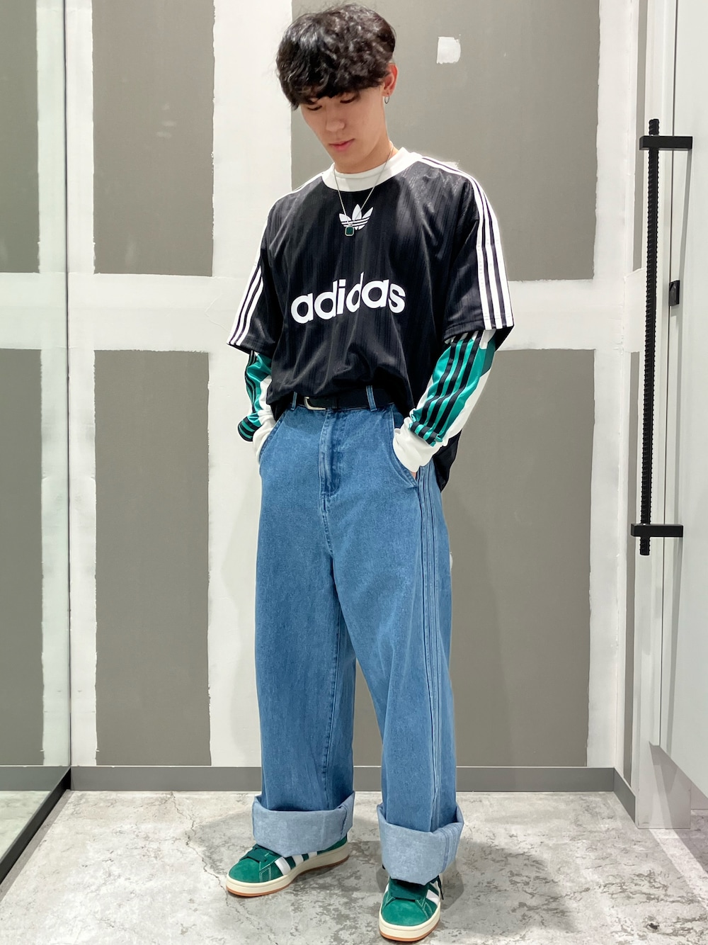 adidas スリーストライプス デニム ジーンズ 28インチ 2830 アディカラー デニム スリーストライプス トラックパンツ