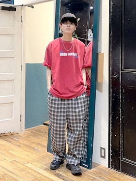 「niko and...（ニコアンド）の【接触冷感】ライトドライイージーパンツ（その他パンツ、グレー系）」を使った、daikinikoandさん（メンズ・169cm）の春コーディネート
