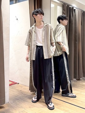 「niko and...（ニコアンド）のライトジャージトラックパンツ（その他パンツ、ブラック系）」を使った、daikinikoandさん（メンズ・169cm）の夏コーディネート