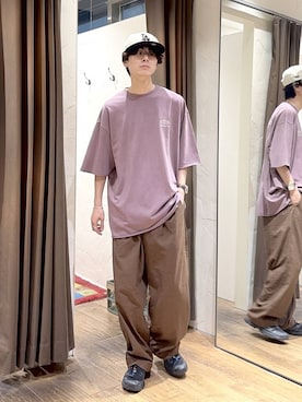 「niko and...（ニコアンド）の【接触冷感】ライトドライイージーパンツ（その他パンツ、ブラウン系）」を使った、daikinikoandさん（メンズ・169cm）の夏コーディネート