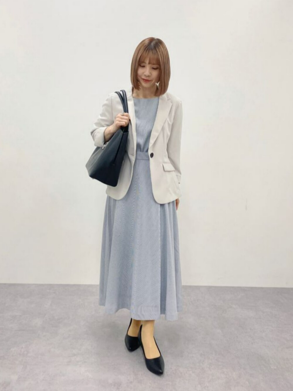「働く服、オフィスカジュアル、スーツ、スーツスタイル、レギュラー、スタッフ、レディースファッション、オフィススタイル、オフィスコーデ、夏コーデ」｜「7days Life Stylingの洗えるストレッチダブルクロス7分袖テーラードジャケット（テーラードジャケット、ベージュ系）」を使った、M A O R I N.さん（レディース・152cm）の春コーディネートの1枚目の写真
