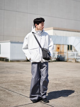 「アイテム（マウンテンパーカー、ホワイト系）」を使った、CITY MENSさん（メンズ・172cm）の春コーディネート