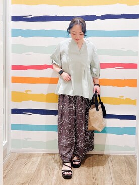 「SHOO・LA・RUE（シューラルー）の【洗濯後しわになりにくい/S-LL/インせず着られる】自然に体型カバー 麻調ペプラムブラウス（シャツ/ブラウス、グリーン系）」を使った、Peeさん（レディース・150cm）の春コーディネート