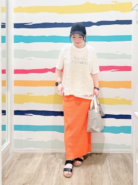 「SHOO・LA・RUE（シューラルー）の【2点セット/S-LL】透かしクロシェ編みベスト＋ロゴT 大人の涼やかセット（その他トップス、ベージュ系）」を使った、Peeさん（レディース・150cm）の春コーディネート