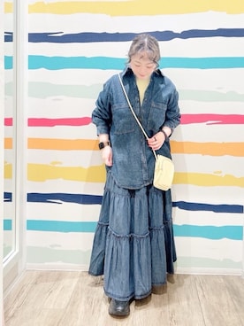 「SHOO・LA・RUE（シューラルー）の【洗濯機可/体型カバー】こなれ感をプラスする ライトオンスデニムシャツ（シャツ/ブラウス、ブルー系）」を使った、Peeさん（レディース・150cm）の春コーディネート